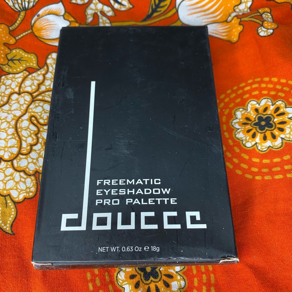 Doucce eyeshadow palette